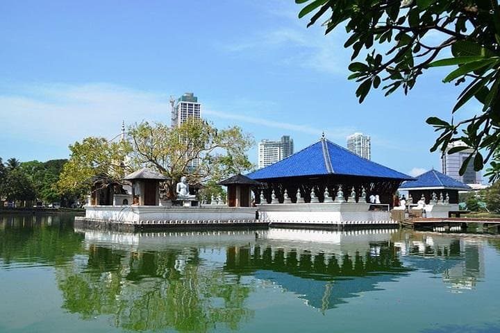 Colombo City Private Walking and Drive Tour with Local Guide photo 4