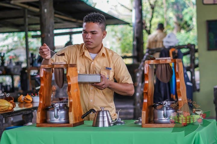 Hands-On Coffee & Chocolate Crafting Near Arenal Volcano photo 5