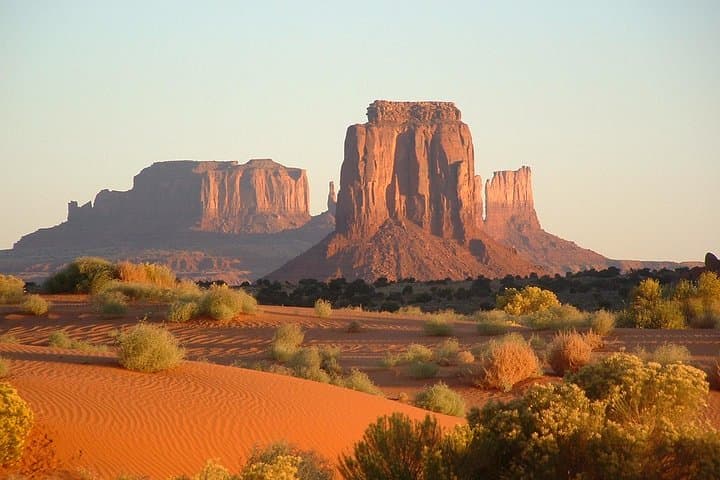 Dreamcatcher Evening Experience: Navajo-Guided Tour & Traditional Dinner in Monument Valley