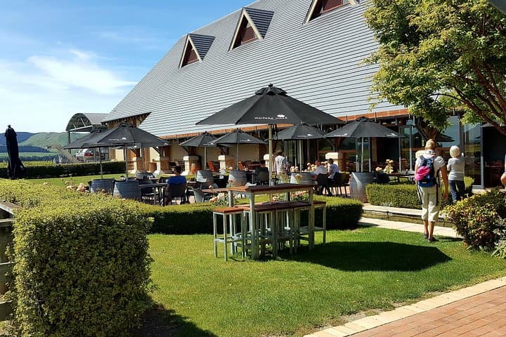 Private Waipara Valley Wine Tasting Tour with Gourmet Lunch from Christchurch
