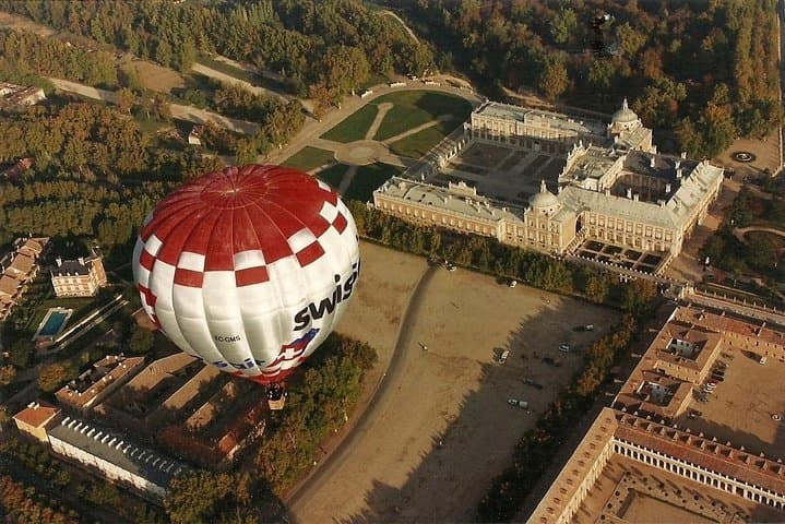 Sunrise Hot-Air Balloon Ride Over Aranjuez — Palace Views & Brunch photo 3