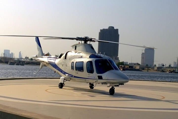 Dubai Helicopter Tour Over Palm Jumeirah and Burj Khalifa photo 4