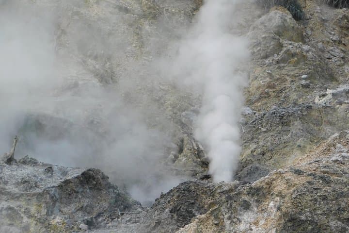 Castries to the Pitons: Soufrière Sightseeing, Volcano Dip & Botanical Gardens Tour photo 4