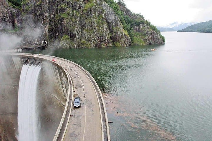 Transfagarasan Road and Poenari Castle: Day Trip from Bucharest to Vlad Dracula's Strongholds photo 6