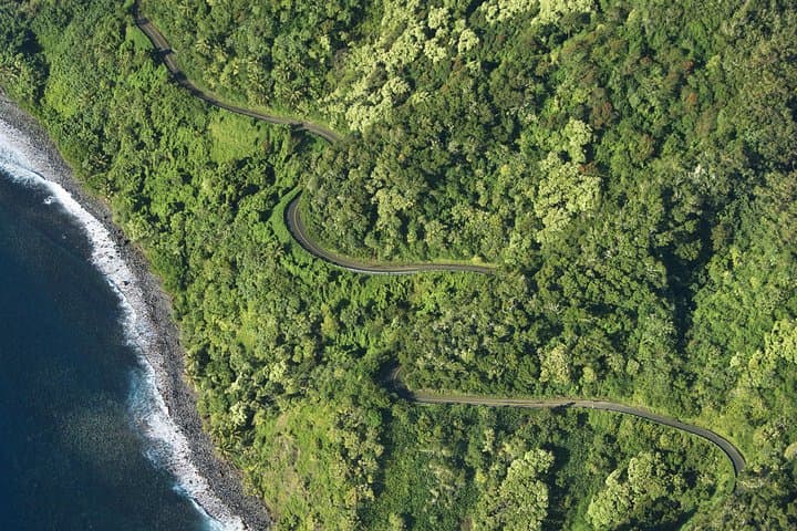 Luxury Road to Hana Small-Group Tour — Waterfalls, Black Sand & Picnic on Maui photo 4