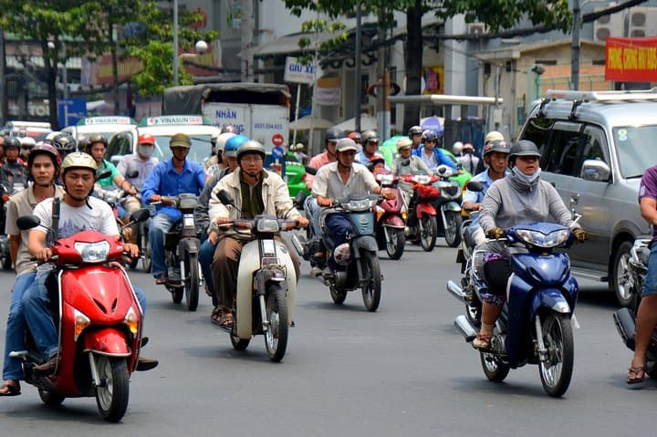 Saigon Motorbike City Tour: Small-Group 3-Hour Saigon Inside Out photo 3