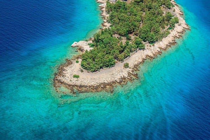 Mamma Mia 2 Panoramic Flight: 90-Minute Aerial Tour of Brač, Hvar & Vis photo 2