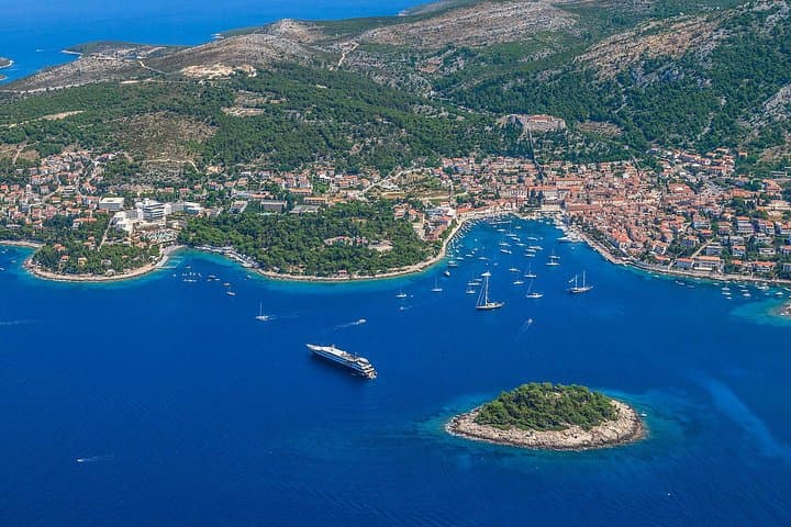 Mamma Mia 2 Panoramic Flight: 90-Minute Aerial Tour of Brač, Hvar & Vis photo 3