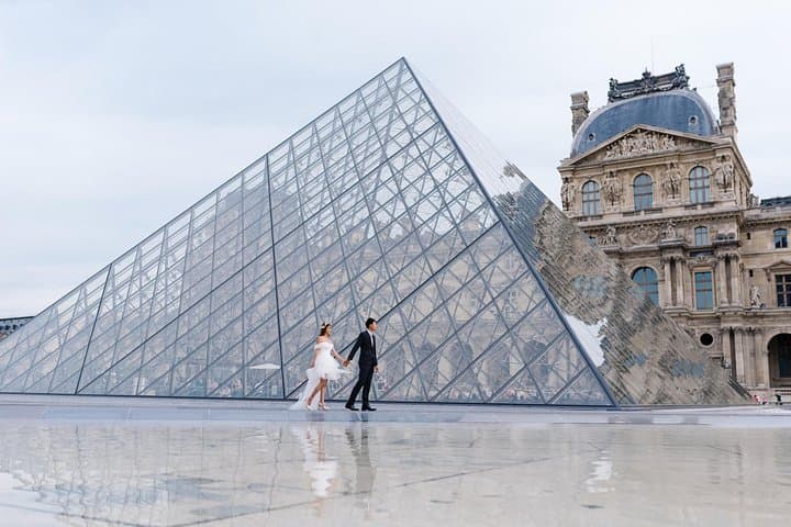 Private Travel Photographer Tour in Paris — Personal Photo Session photo 4