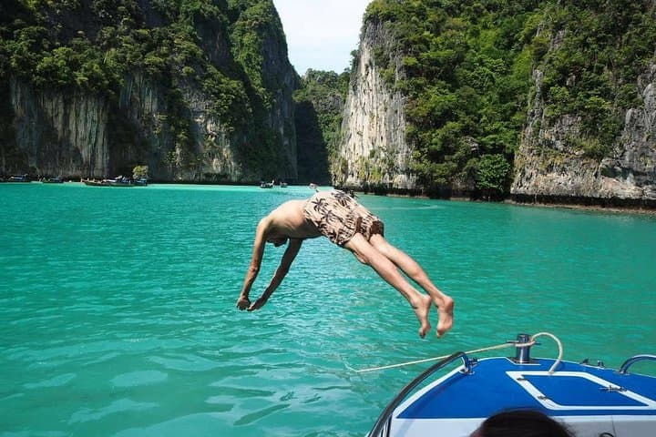 Phi Phi Island Speedboat Day Trip from Phuket – Maya Bay, Pileh Lagoon & Snorkeling