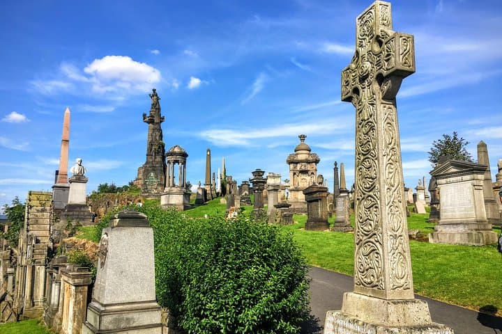 Private Half-Day Glasgow Must-Sees Walking Tour — George Square to the Necropolis photo 6