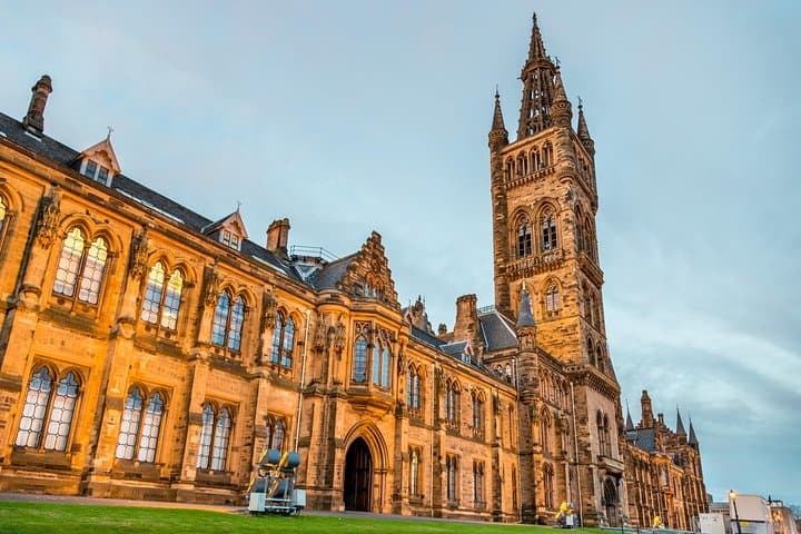 Glasgow West End Private Walking Tour — Arts, Cafes & Kelvingrove photo 3