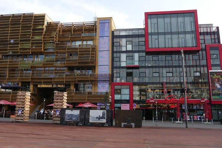 Hamburg Reeperbahn: Private Red- & Bluelight Guided Tour photo 6