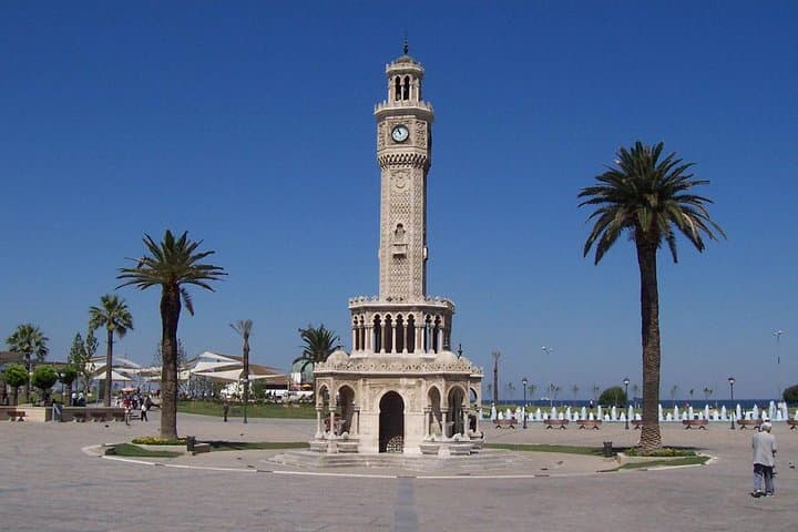 Turkish Food Walking Tour in Izmir: Kemeraltı Bazaar Culinary Walk photo 2