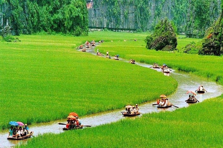Tam Coc & Hoa Lu Day Trip from Hanoi — Limousine Small-Group to Ninh Binh photo 5