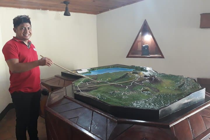 Explore Masaya Volcano and Kayak the Apoyo Lagoon: A Unique Nicaragua Adventure photo 4