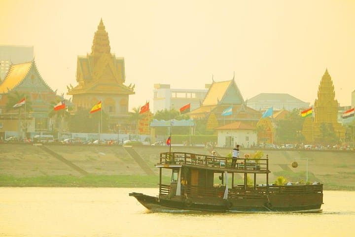 Cruise from Phnom Penh to Oudong & Koh Chen: Full-Day River Culture Tour photo 3