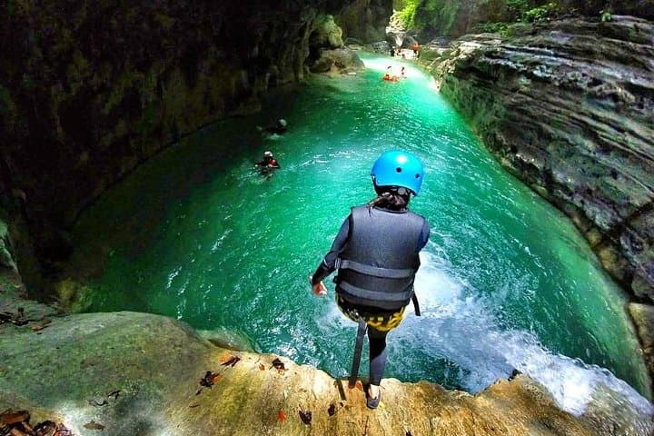 Cebu Canyoneering to Kawasan Falls — Full-Day Badian Adventure Guide photo 4
