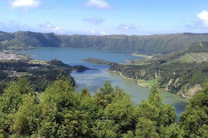 Half-Day Sete Cidades West: Vista do Rei, Pineapple Greenhouses & Escalvado Views photo 2