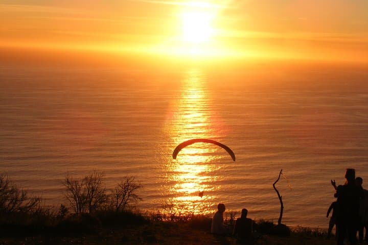 Signal Hill Romantic Sunset Tour — Cape Town Sunset & Sparkling Wine Experience photo 5