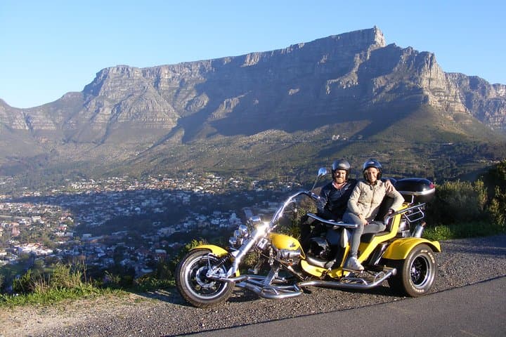 Signal Hill Romantic Sunset Tour — Cape Town Sunset & Sparkling Wine Experience photo 6