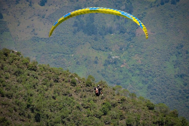 Tandem Paragliding Over Medellín: 15-Minute Flight from San Félix photo 3