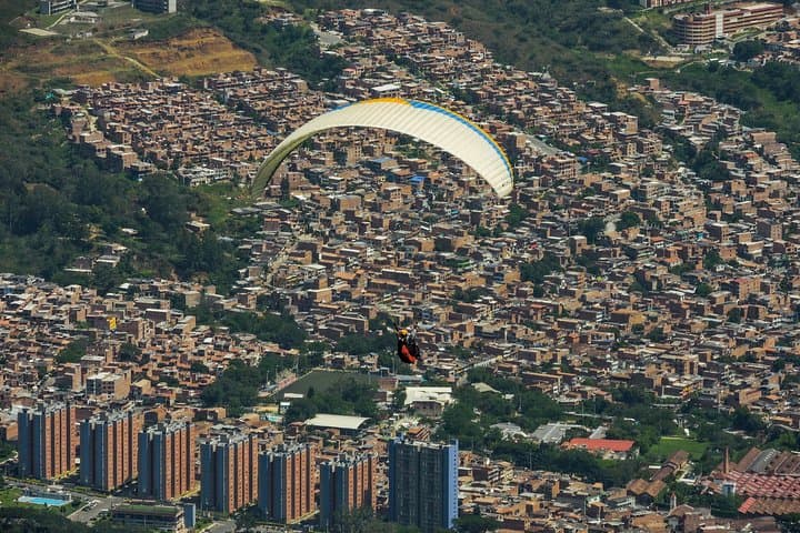Tandem Paragliding Over Medellín: 15-Minute Flight from San Félix photo 5