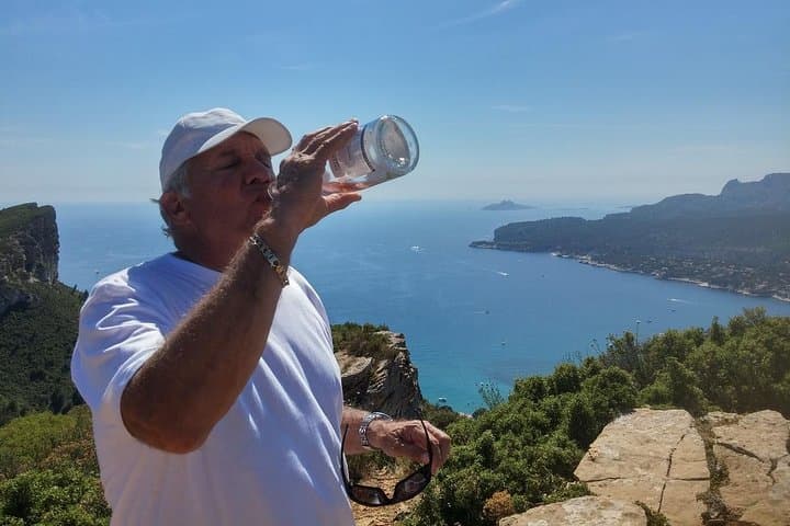 Cassis in 4 Hours: Cliffs, Calanques & Coastal Strolls photo 2