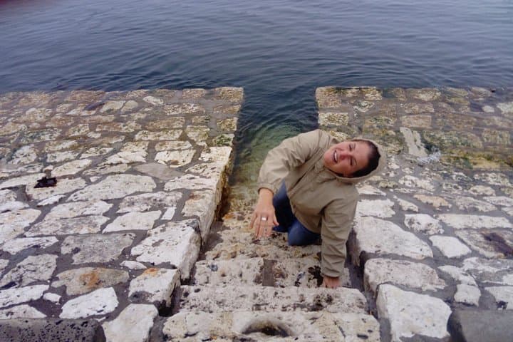 Giant's Causeway Day Tour from Belfast: Coastal Cliffs, Rope Bridge & Local Legends photo 4
