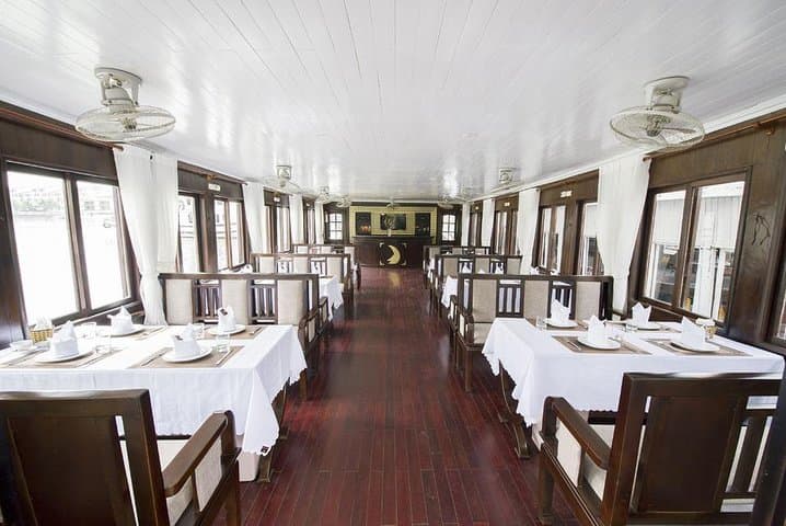 Private Full-Day Halong Bay Cruise: Kayaking, Surprise Cave & Seafood Lunch photo 4