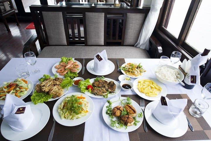 Private Full-Day Halong Bay Cruise: Kayaking, Surprise Cave & Seafood Lunch photo 5
