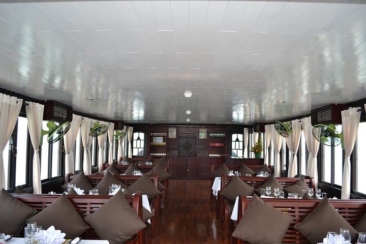 Private Full-Day Halong Bay Cruise: Kayaking, Surprise Cave & Seafood Lunch photo 2