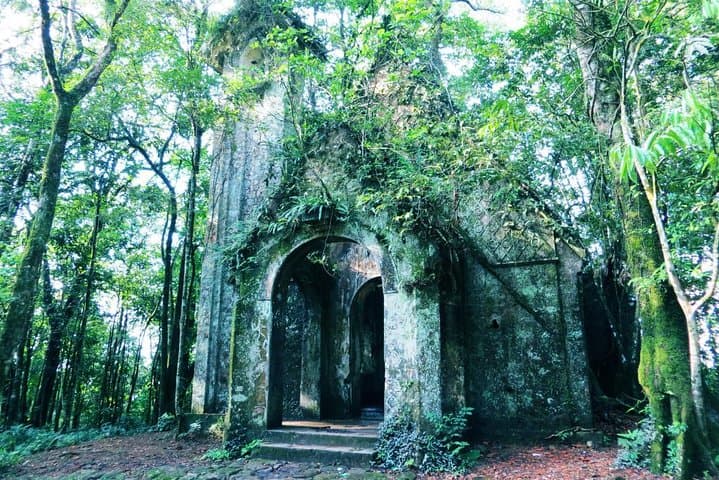 Ba Vi National Park: Day Trek to Jungle Ruins and Panoramic Tower photo 4