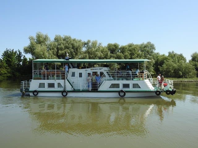 Private Danube Delta 6–7 Hour Classic Boat Tour from Tulcea