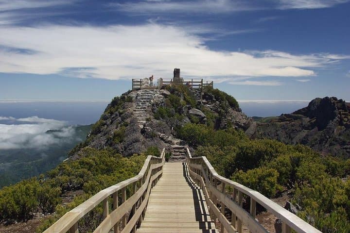 Hike Pico Arieiro to Pico Ruivo — Madeira’s Highest-Peak Challenge photo 3