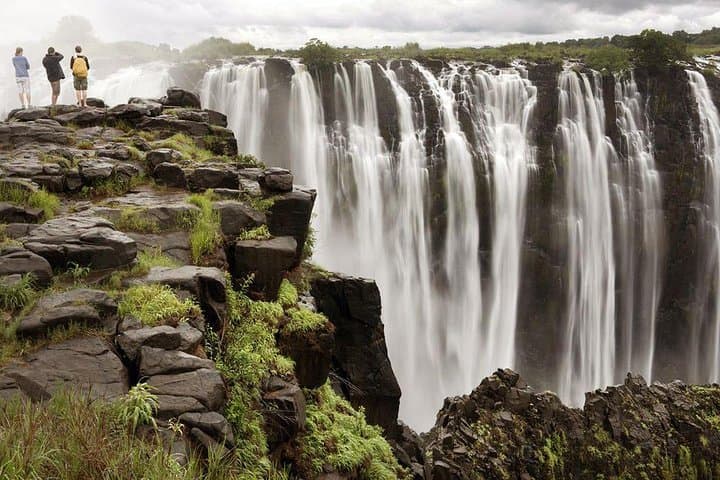 Victoria Falls Guided Tour: See Both Sides of Mosi-oa-Tunya from Livingstone photo 1