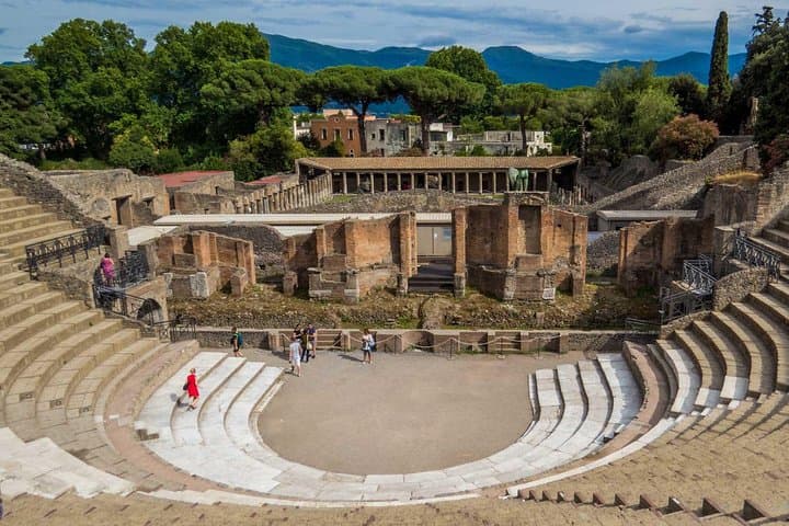 Private Pompeii Tour: Skip-the-Line, Family-Friendly Guided Walk photo 4