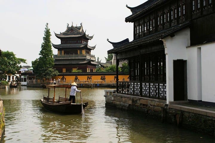 Zhujiajiao Water Town Private Tour with Shanghai Acrobatic Show photo 3