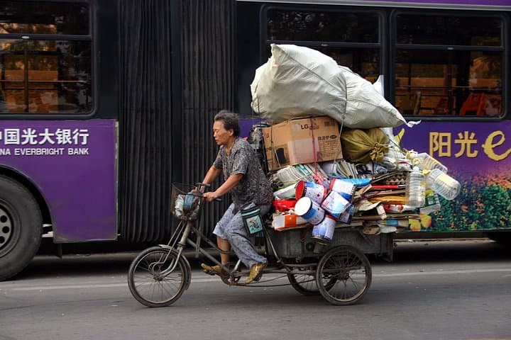 Huangpu River Ferry and Lujiazui Bike Tour with Local Lunch — Shanghai Highlights by Bicycle photo 2