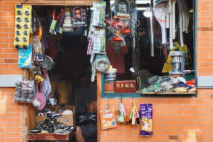 Huangpu River Ferry and Lujiazui Bike Tour with Local Lunch — Shanghai Highlights by Bicycle photo 4