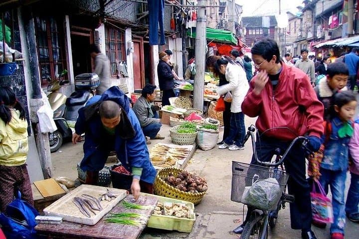 Shikumen Bike Tour: Half-Day Cycling Through Shanghai's Ancient Downtown & Local Eats photo 2