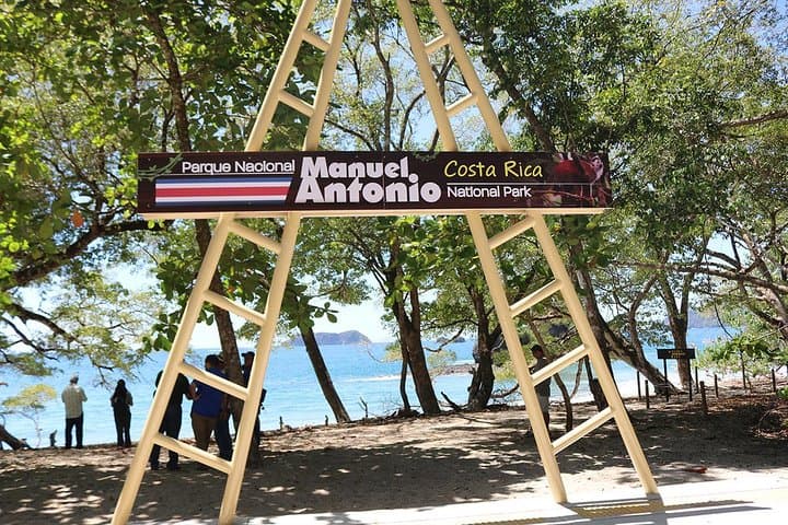 Sand & Sea Combo: Manuel Antonio Catamaran, Snorkel & National Park Hike photo 5