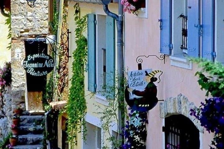 Half-Day Provence Tour from Nice — Saint-Paul-de-Vence, Gourdon & Grasse photo 3