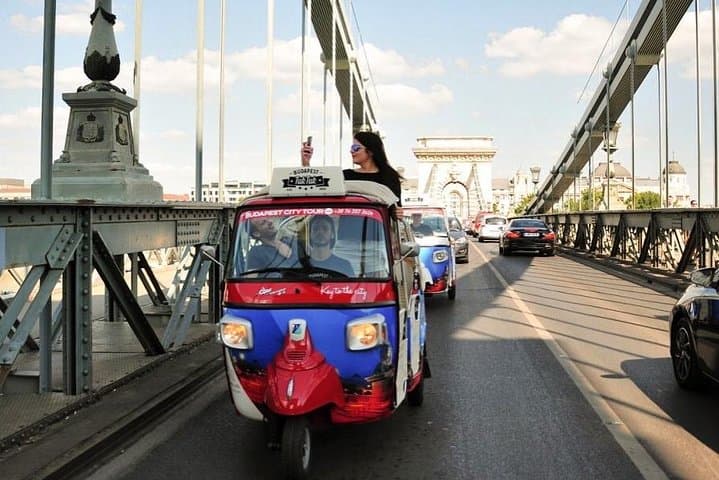 Budapest Romantic Tuk Tuk Tour: Private 2-Hour Danube & Gellért Hill Experience photo 3