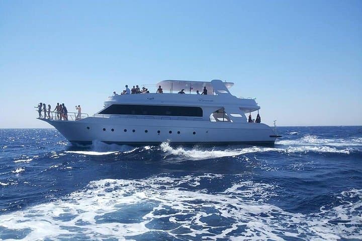 Dolphin's House Snorkeling Day Trip from Hurghada — Lunch & Banana Boat photo 4