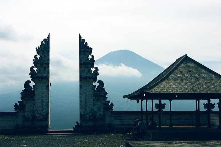 Lempuyang Temple Tour: Gate of Heaven, Taman Ujung, Tirta Gangga & Virgin Beach (8‑Hour) photo 4