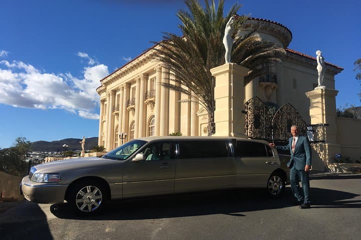 Explore LA in Style: Private 7-Hour Limo Tour of Hollywood, Beverly Hills, Santa Monica & Malibu