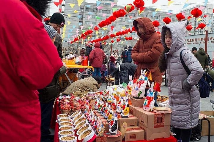 Private Shopping Tour at Panjiayuan Market — Beijing Antique Bazaar photo 3