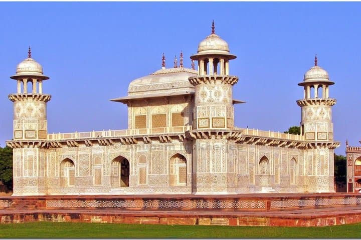 Same-Day Taj Mahal by Gatimaan Express Train from Delhi (With Lunch) photo 5