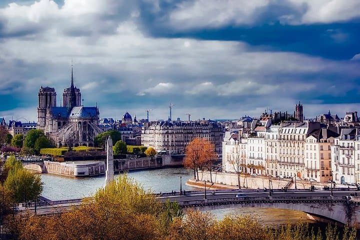 Private Full-Day Paris City Tour: Eiffel, Montmartre & Latin Quarter in 8 Hours photo 5